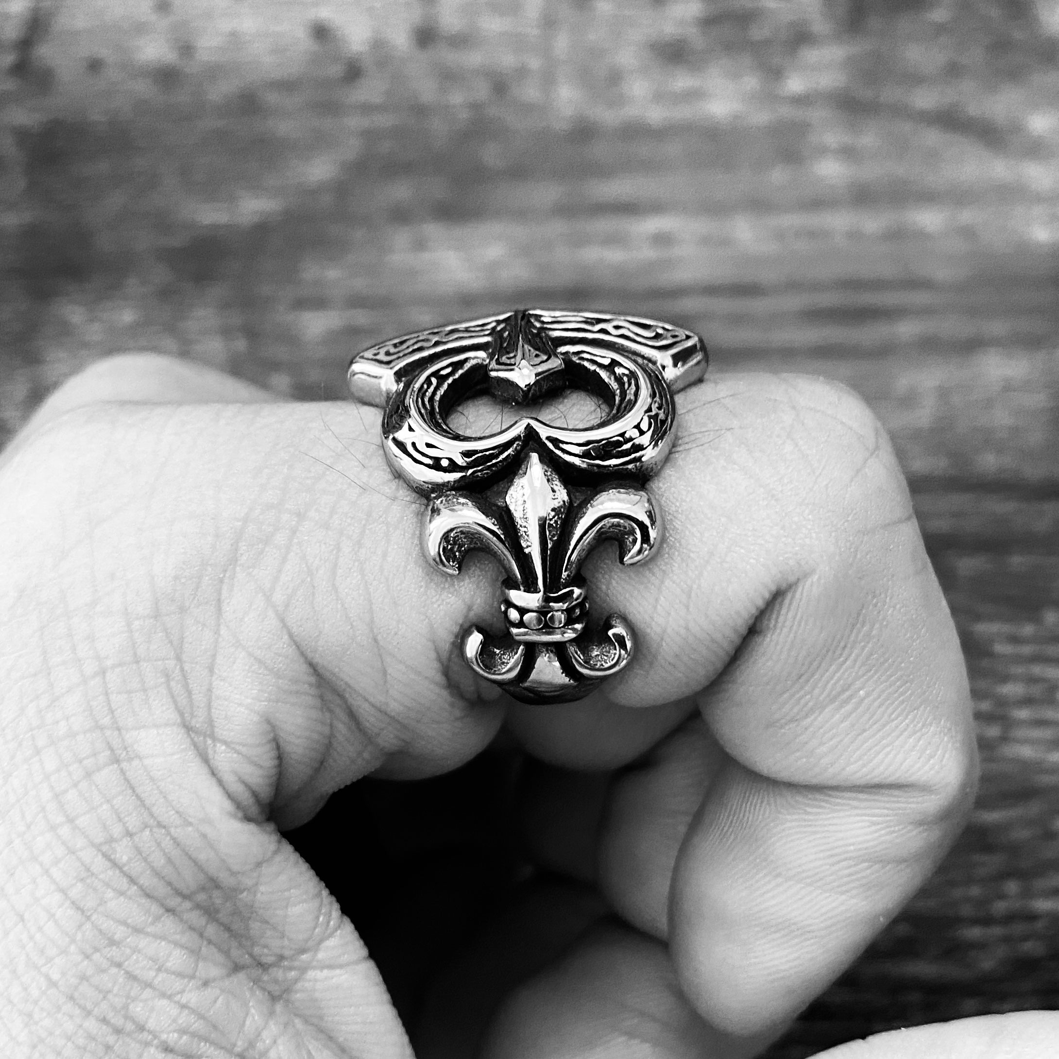 Chrome hearts fleur discount de lis ring